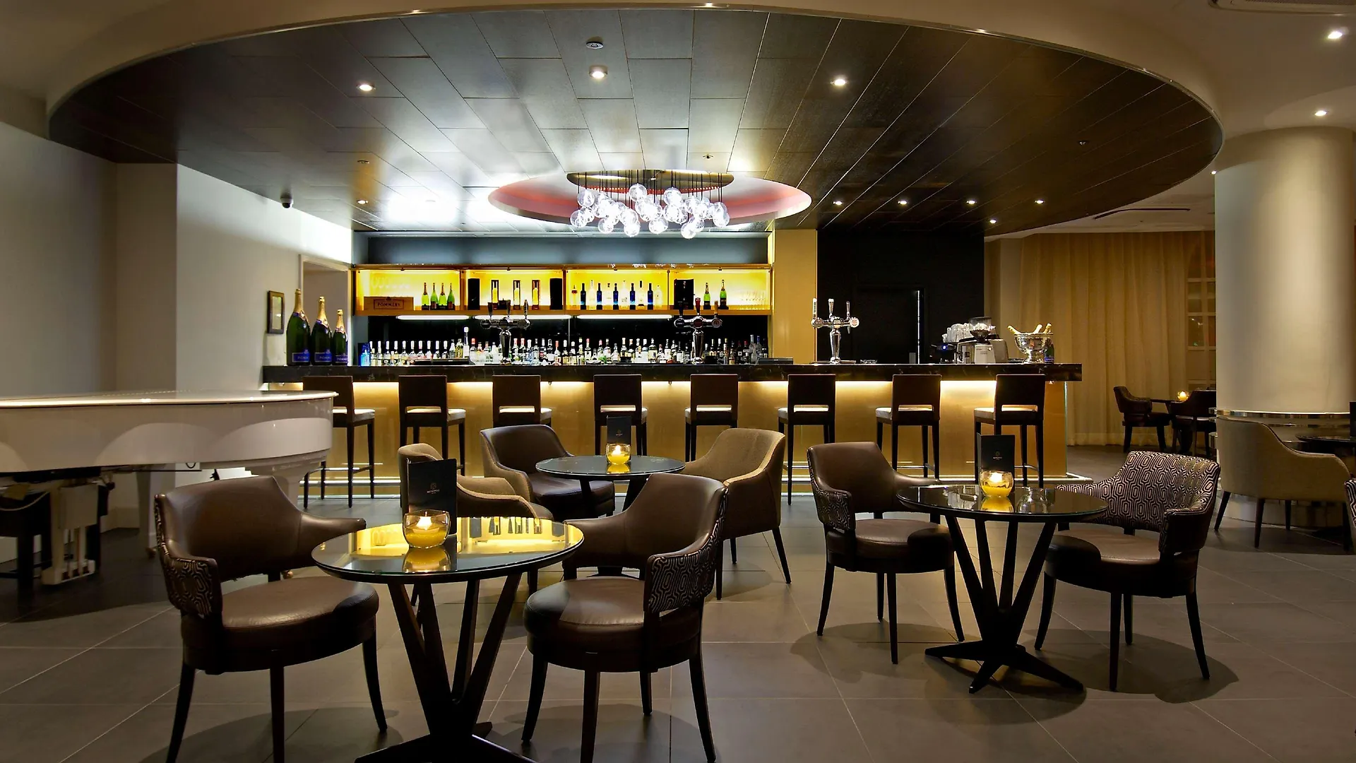 Hilton Cardiff Hotel 4*,