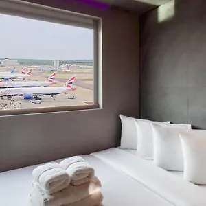 Bloc London Gatwick Airport Отель Хорли