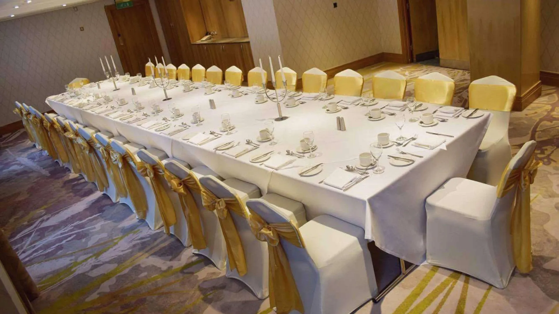 Отель Hilton Кардифф